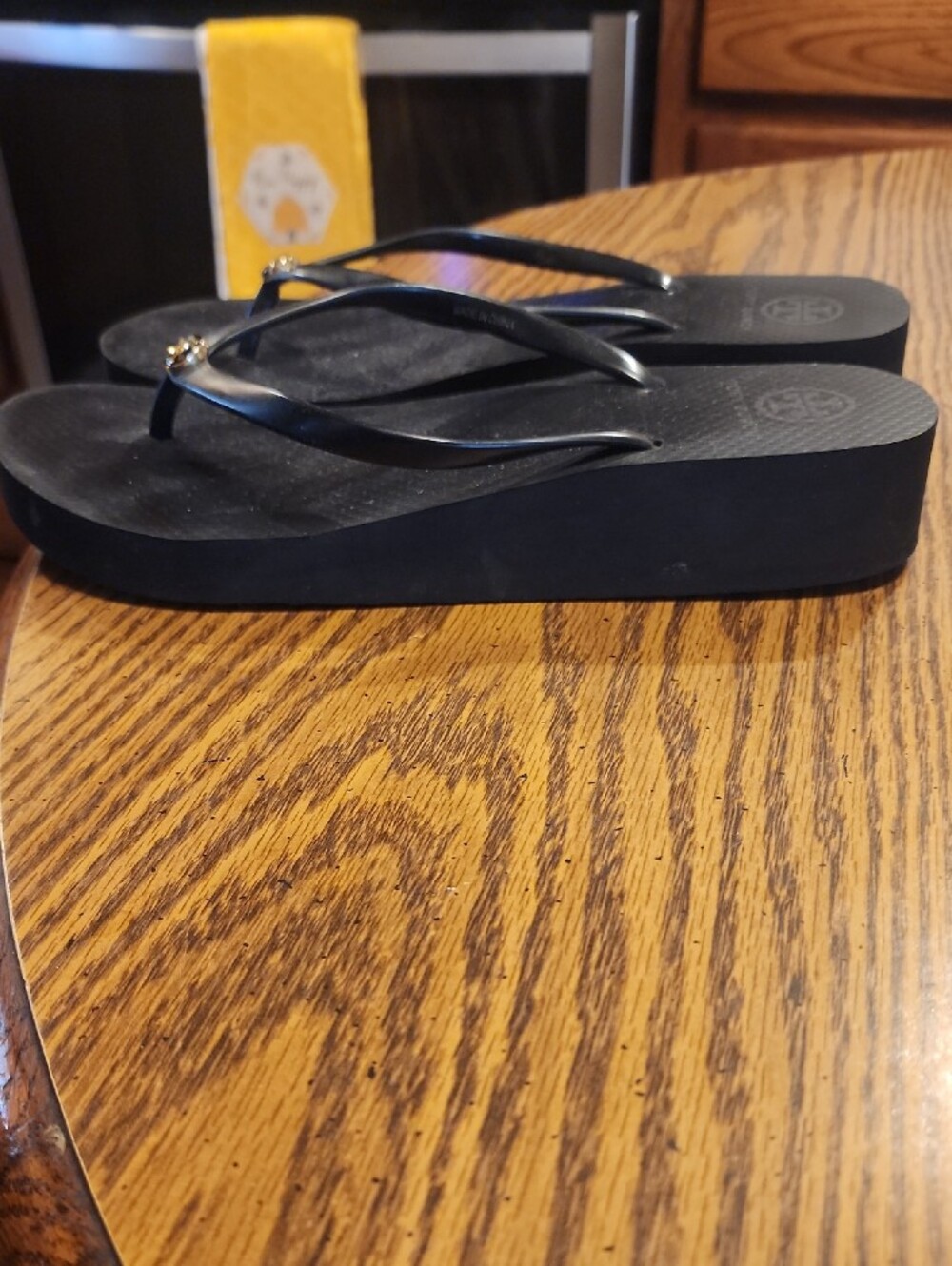 Tory Burch Black Flip Flop Sandals with Gold Logo - Picture 6 of 8
